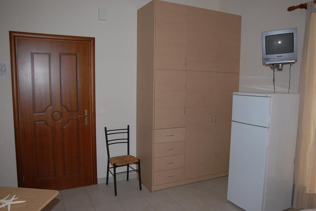 Tsertos Apartments Kamena Vourla Eksteriør billede